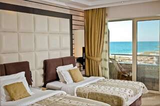 Отель Grand Hotel Pomorie Поморие Двухместный номер с 1 кроватью или 2 отдельными кроватями и видом на море-7